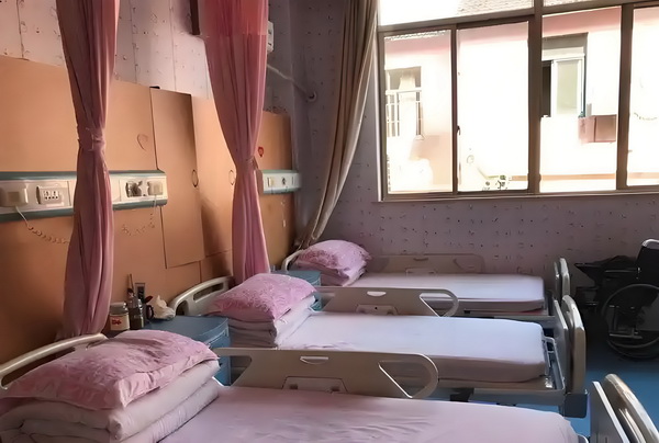 深圳留学落户满一年_北京一高校化粪池爆炸污染饮用水致腹泻?校方辟谣 得推哪些养老院值荐